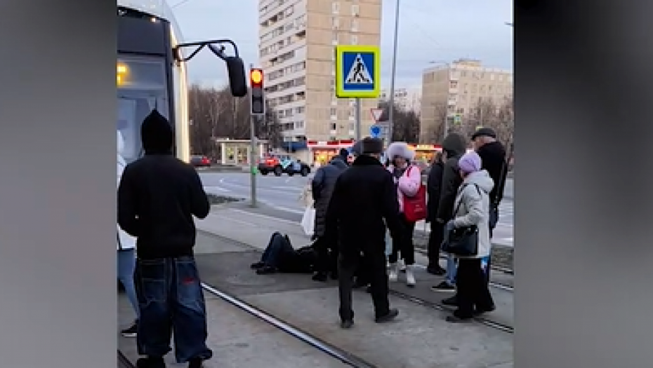 KAMERE ZABELEŽILE DRAMU Tramvaj udario ženu - Alo.rs