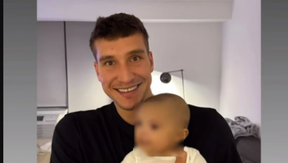 BOGDAN BOGDANOVIĆ RAZNEŽIO JAVNOST! Pohvalio se pa objavio fotografiju sa bebom! (FOTO)