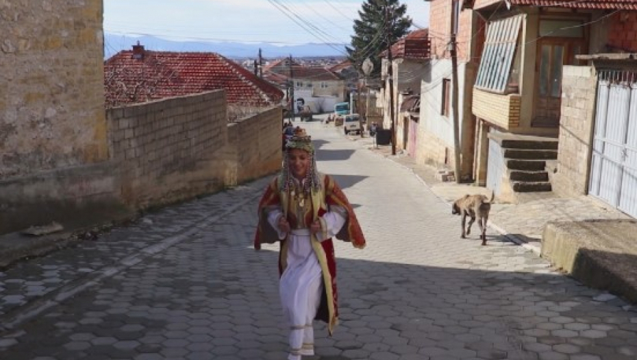 KOSOVSKA DEVOJKA PAVLINA! Glas nade i hrabrosti iznad bodljikavih žica - ovo je njen DOM! (FOTO)