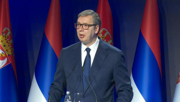 Vučić uručuje odlikovanja zaslužnim pojedincima i institucijama povodom Sretenja