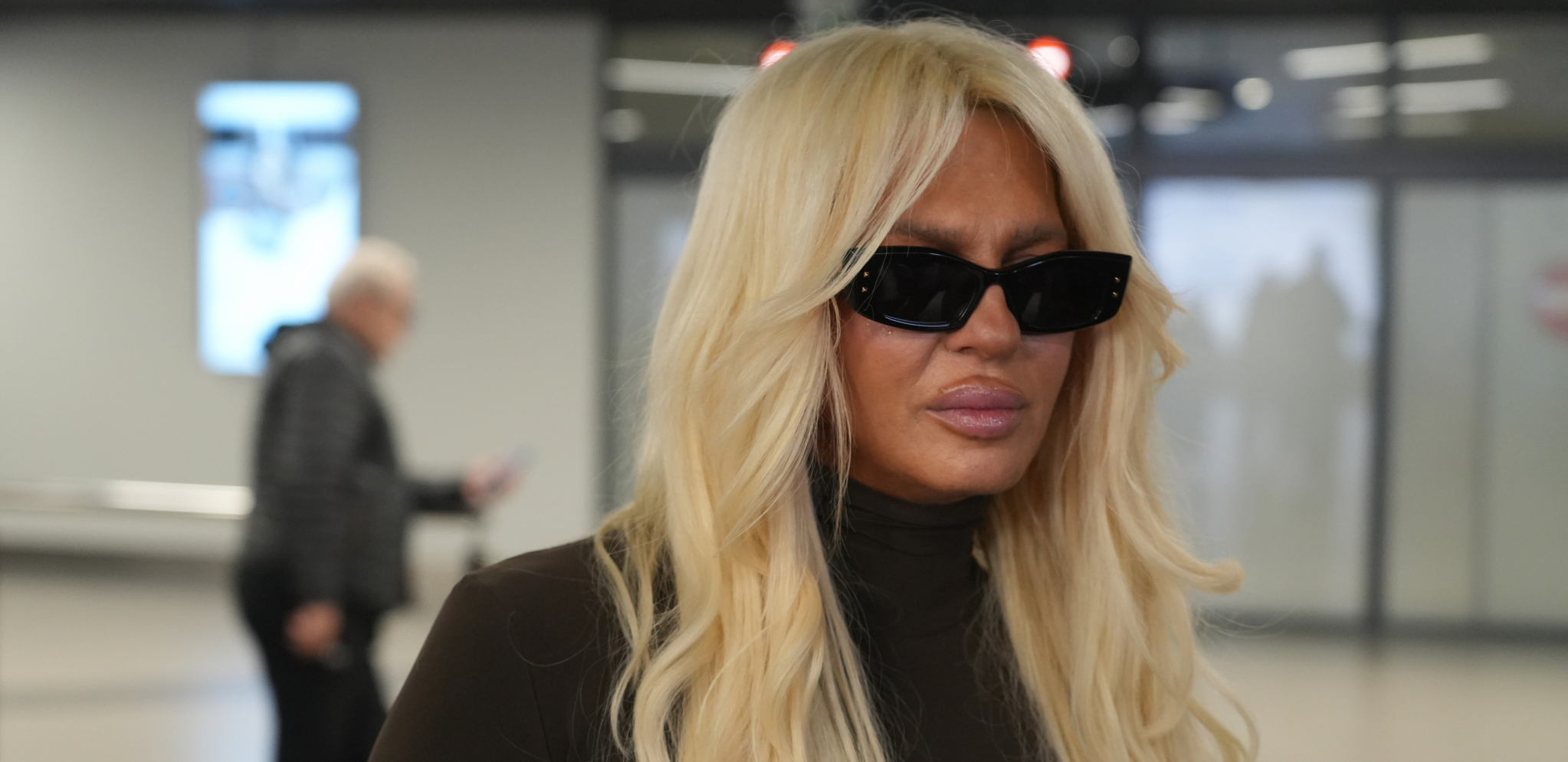 "DOLAZIMO VEČERAS, UJUTRU NEĆEŠ BITI ŽIVA" Jelena Karleuša objavila poruke koje joj stižu, ovo je njen odgovor!