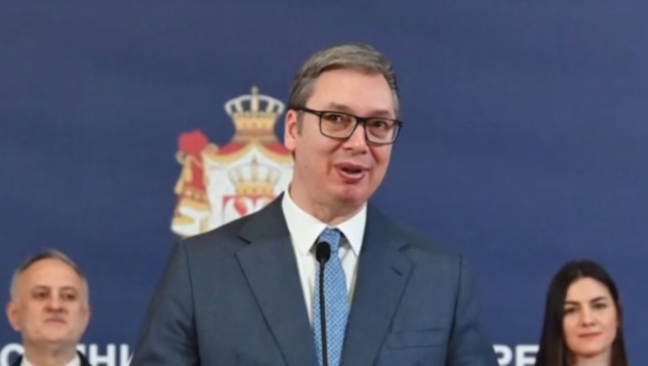 SRAMNI NAPADI NA ŽENE U SKUPŠTINI Vučić ima odgovor: Zato radimo na revolucionarnoj stvari - alimentacionom fondu! (VIDEO) - Alo.rs