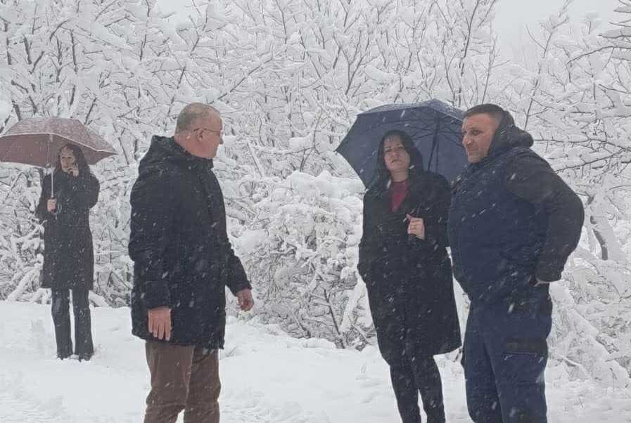 JAKA MEĆAVA U SRPSKOM GRADU, SNEG NE PRESTAJE DA VEJE Sve raspoložive ekipe na terenu