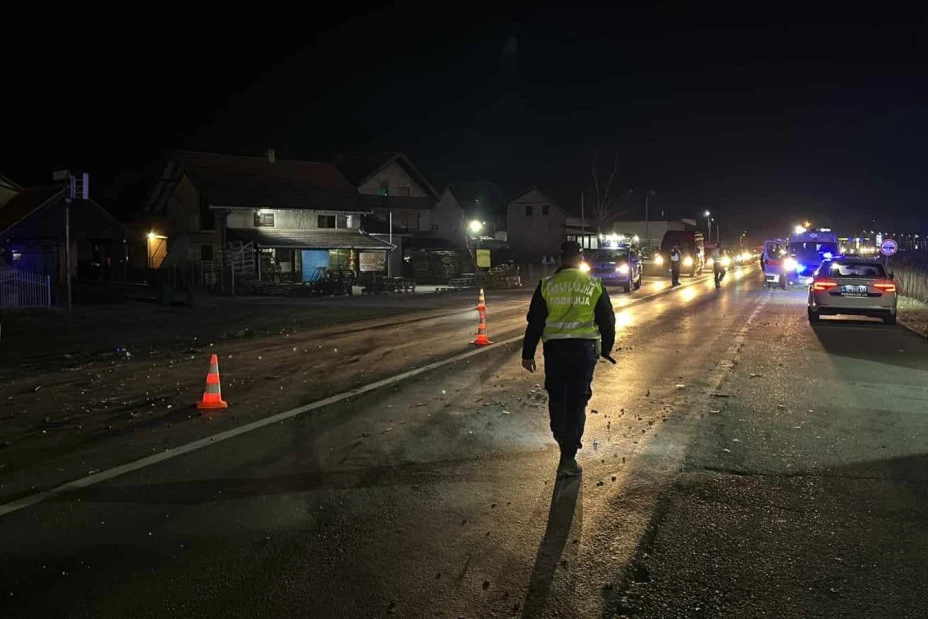 TEŽAK UDES NA PUTU STAPAR-SOMBOR Saobraćaj potpuno obustavljen