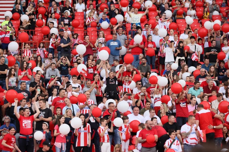 VLADA VELIKO INTERESOVANJE Ogroman red za karte uoči evroligaškog derbija (FOTO)