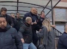 NASRNULI NA ŽENU! Oglasilo se UST, predstavnici opozicije napali Ivanu Josifović u Novom Sadu (VIDEO)