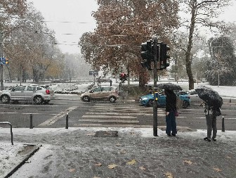 SNEG OKOVAO BEOGRAD Upravo se oglasio RHMZ - evo do kada će trajati vejavica (FOTO)