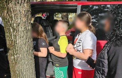 TVRDI DA JE ZA OTKUP DECE PLATIO 400 000 EVRA Majka mališana sumnja da milioner stoji iza otmice svojih naslednika