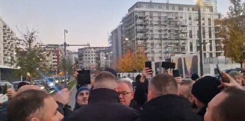 KOGA BRE ZA****TE VIŠE, KO VAS PLAĆA?! Narod besan na Lutovca i 10-ak pristalica koji blokiraju BG na vodi (VIDEO)