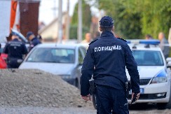 SAOBRAĆAJNA NESREĆA NA SENJAKU! Devojka sedela za volanom, vozilo prevrnuto na krov!