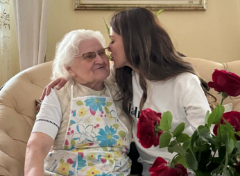 ĆERKA ŽELJKA MITROVIĆA SLOMLJENA ZBOG SMRTI BAKE: Čekala si da se završi operacija i da spremna dočekaš slavu!