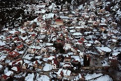 NAPADALO POLA METRA SNEGA Neverovatne scene u Grčkoj (FOTO)