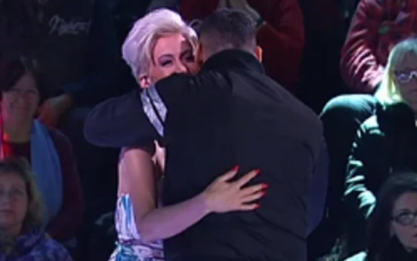 "SA CELOM KUĆOM SAM ZARATIO ZBOG NJE" Učesnik zauvek napustio Elitu 8, pa snažno zagrlio Dušicu, a onda šokirao prizanjem!