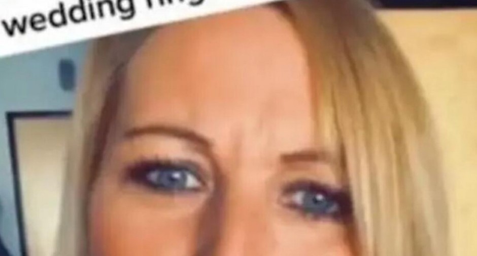 MUŽ OKAČIO SLIKU IZ KLUBA NA FEJS, ŽENA ZANEMELA Zbog jednog detalja istog trenutka odlučila da se razvede - kraj! (VIDEO)