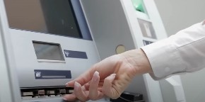 POJAVILE SE FALSIFIKOVANE NOVČANICE DOLARA Turska kontroliše bankomate i menjačnice