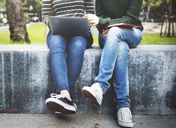 KREĆE PODELA VAUČERA OD 6.000 DINARA Mladi će biti oduševljeni, evo ko sve ima pravo na njih