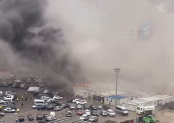 ZAPALILI SE KONTEJNERI ZA RADNIKE! Lokalizovan požar kod stare autobuske stanice