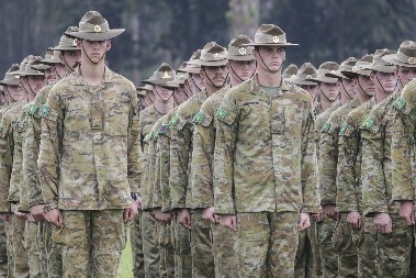 OPŠTI HAOS SA TRANSRODNIM OSOBAMA!Da li ih otpuštaju iz VOJSKE? Oglasila se Trampova savetnica