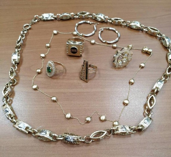 SPEKTAKULARNA PLJAČKA ZLATARE U OBRENOVCU Razbojnici ušli preko krova!