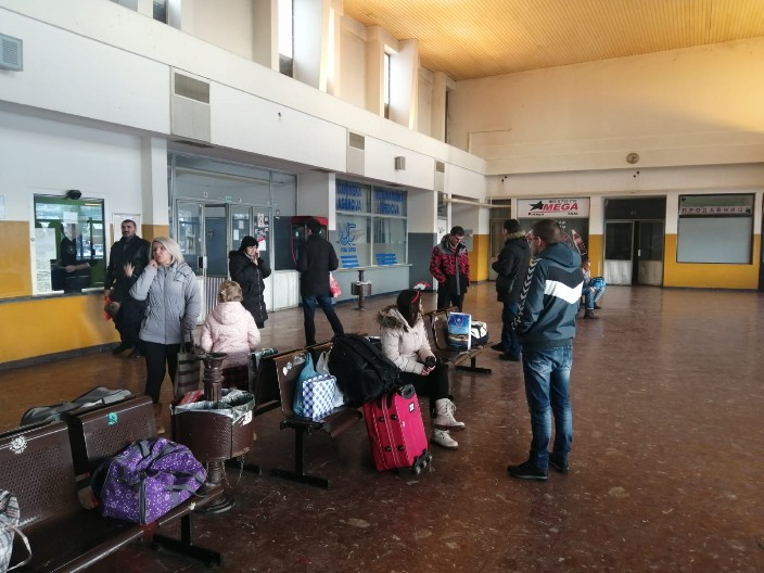 OTKAZANI POLASCI, PUTNIKE ŠALJU NA AUTOBUSE Kolaps železničkog saobraćaja u Crnoj Gori