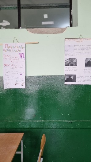 ALA LAŽU, NA BOGA NE MISLE! Ne, plafon se nije "obrušio" na devojčice u školi u Pećincima (FOTO)