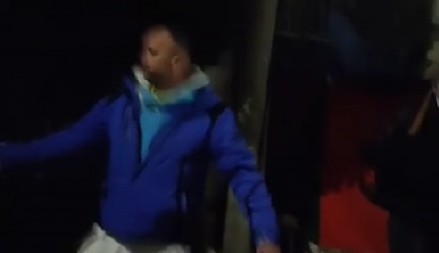 MUČNE SCENE SA SKUPA U KRAGUJEVCU "Dobri student" u akciji na gradskom trgu (VIDEO)