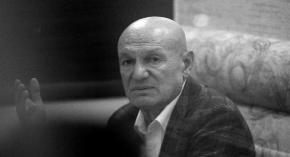 ON JE DOŠAO PRVI NA KONCERT POSVEĆEN ŠABANU ŠAULIĆU! Sahranio je sina i od tada ga više niko ne prepoznaje na ulici