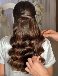 LOKNE STOJE CEO DAN, NEMA ŠANSE DA SE ISPRAVE Ovaj trik ne znaju ni pojedini frizeri, a kosa nema šanse da se isparavi čak i nekoliko dana