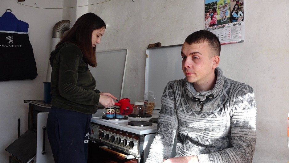 TAMARA I NEMANJA SE IZ GRADA PRESELILI NA SELO! Imaju pet koza, pet ovaca i trošnu kuću ali ništa ih nije sprečilo da dođu u Buliće!