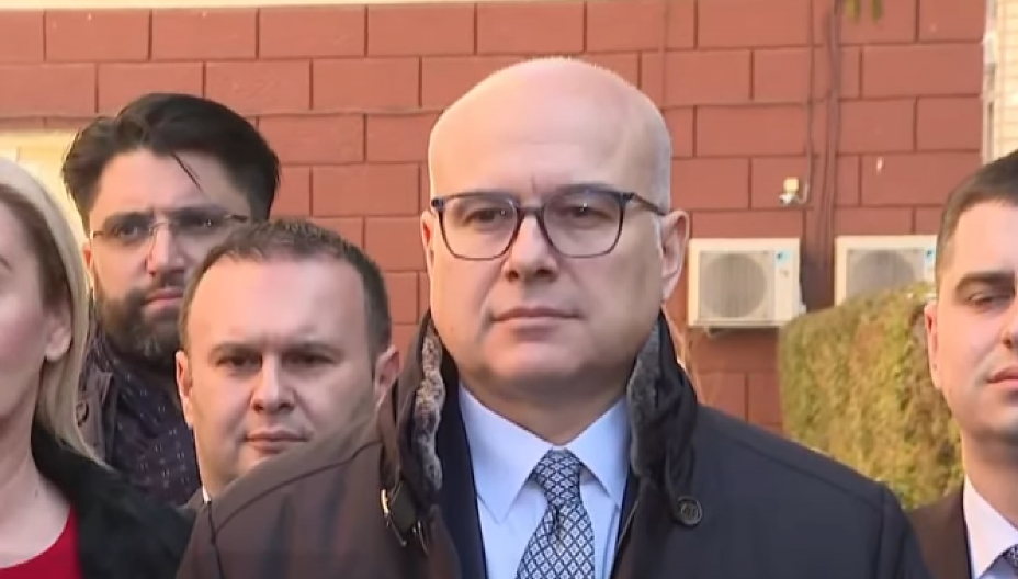 VUČEVIĆ OBJASNIO ŠTA KURTI SADA POKUŠAVA Samo jedan glas mu je potreban da ukrade od SL da bi ispunio pakleni plan (VIDEO)