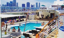 HOLIVUDSKI ŽIVOT ZAMENIO PČELARSTVOM! Nišlija odlučio da započne svoj biznis - sad proizvodi sam svoju HRANU!