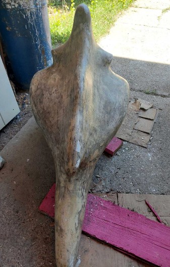 PODIGNUTA OPTUŽNICA ZA BIZARNU KRAĐU Ukrao skulpturu delfina u vrednosti od 1,8 miliona dinara