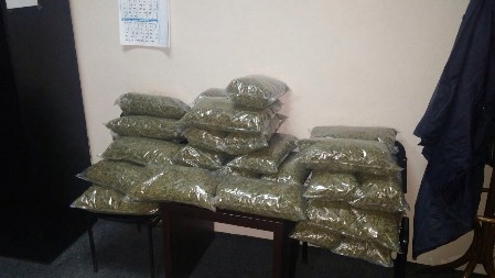 SUBOTIČANIN IMAO STAN I ŠTEK NA DVE LOKACIJE ZBOG DROGE Pao sa 8,6 kg marihuane i 49 grama koke