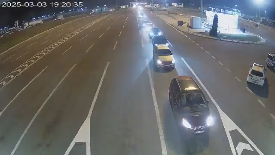 STANJE NA GRANIČNIM PRELAZIMA Na ovoj granici vozila čekaju dva sata!