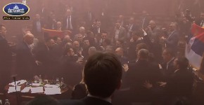 DVE REČI DOVOLJNE Šešelj brutalno skresao istinu u lice parlamentarnoj opoziciji