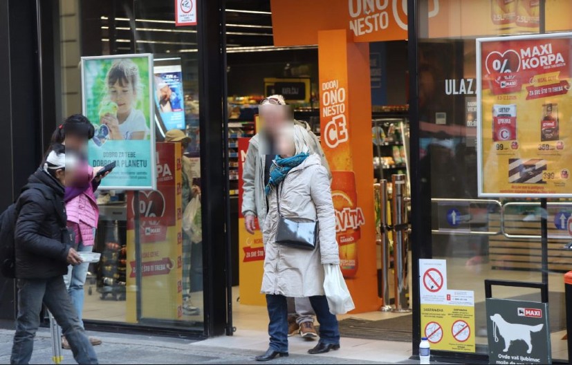 PROPAO GENERALNI ŠTRAJK Sve radi, prodavnice i kafići PUNI (FOTO)