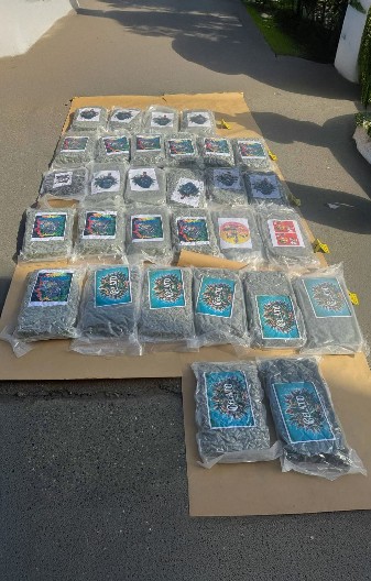 NEVEROVATNA AKCIJA MUP-a U NOVOM SADU: Trojica osumnjičenih uhvaćeni sa 33 kilograma marihuane! (FOTO)