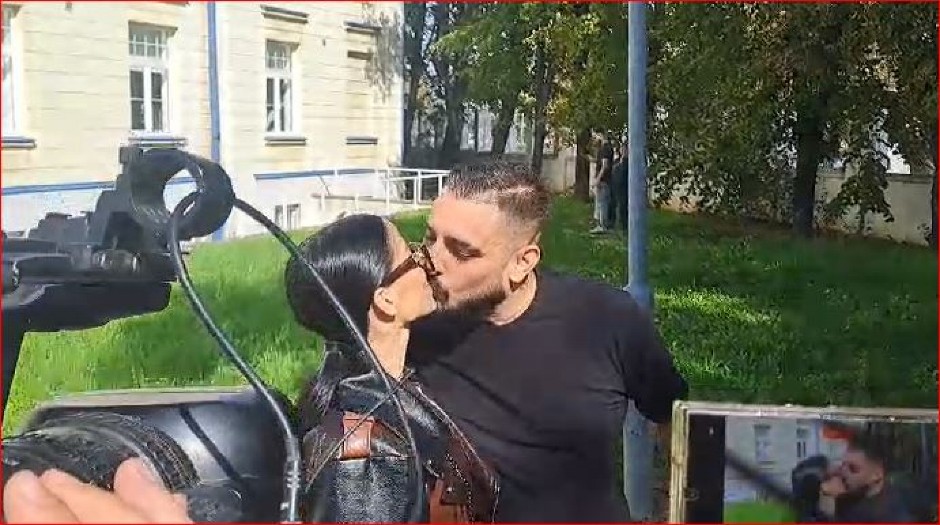 ISPLIVAO SNIMAK DARKA LAZIĆA SA ŽENOM U KREVETU U naletu strasti imao da joj poruči samo jedno! (VIDEO)