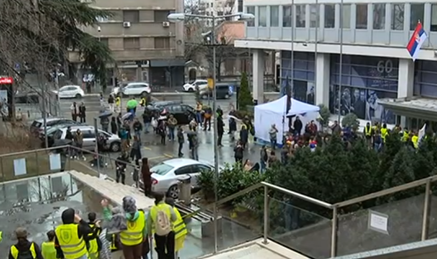 KUJU PLAN ZA NAPAD NA SRBIJU 15. MARTA! Kupuju zaštitne maske, spremaju suzavce: Prete udarom na policiju! (FOTO)