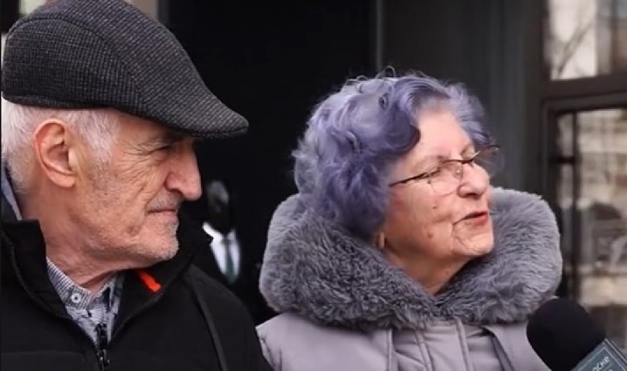 BABA I DEDA IZ NOVOG SADA NAPRAVILI HAOS NA MREŽAMA Svojim odgovorima zaprepastili novinarku, region plače od smeha! (VIDEO)