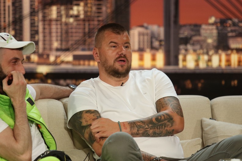 SLAVLJE U DOMU JANJUŠA! Bivši zadrugar potvrdio srećne vesti, čestitke se samo nižu (FOTO)