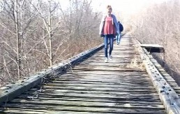 JEZIVI ZVUCI STRAHA: Snimak ubistva drugarica konačno je objavljen, a istina je srceparajuća! (VIDEO)