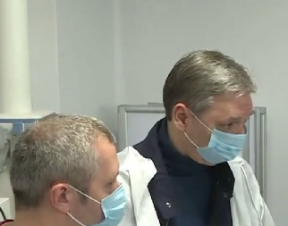 UVEK UZ NAŠE SESTRE I BRAĆU IZ SEVERNE MAKEDONIJE! Predsednik Vučić obišao povređene u stravičnom požaru u Kočanima (FOTO)