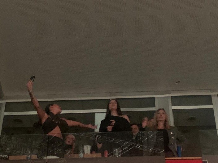 MESEČNO TROŠI 9.000 EVRA ZA ŽIVOT Naša poznata pevačica otkrila pravu istinu i šokirala!