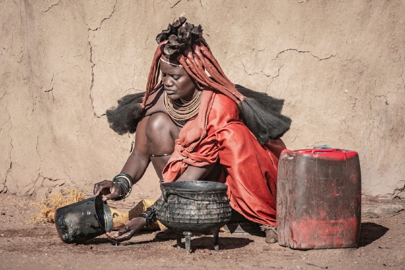 TAJNA NJIHOVE LEPOTE JE STARA VEKOVIMA Žene u ovom plemenu nikada ne koriste sapun i vodu, a mirišu i izgledaju savršeno - evo kako to postižu!