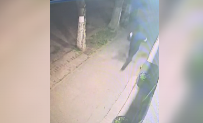 PRVI SNIMAK PUCAČA IZ ODŽAKA NA BOJANA Sumnja se da je napadač pristalica protesta