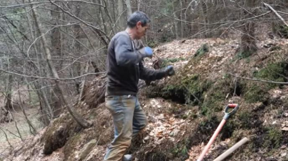 MARKO TRAGA PLANINOM ZBOG NJIH, JEDAN PRIMERAK PRODAO ZA 500 EVRA! Ima i drugi posao od kojeg svakog meseca može da kupi polovni automobil!