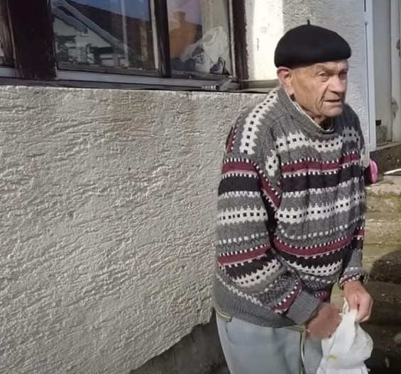 "NE ZNAM GDE DA IDEM, GDE DA SPAVAM. GDE ĆU JA SADA?" Penzioner komšinici prepisao stan, a da nije ni znao: Prevarila ga na već viđen način