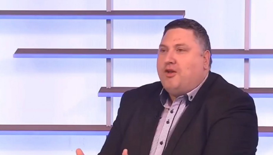 NASTAVNIK IZ PARAĆINA "Đaci plaćaju najveću cenu blokada, ne smeju se deca koristiti kao taoci! U Paraćinu sve škole ponovo rade!"