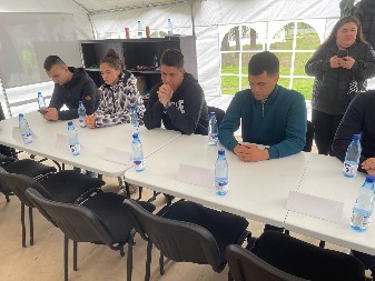 PONOVO PRAZNE STOLICE U PIONIRSKOM PARKU! Rektor i dekani se ponovo nisu odazvali na poziv studenata koji žele da uče! (FOTO/VIDEO)